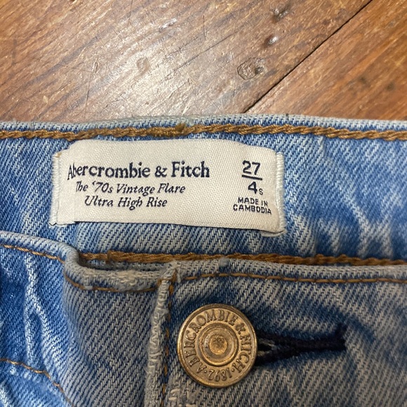 A&F The ‘70s Vintage Flare Ultra High Rise Jeans size SHORT #347N - Picture 3 of 4